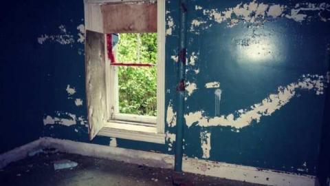 Stone House - P1090560.jpg