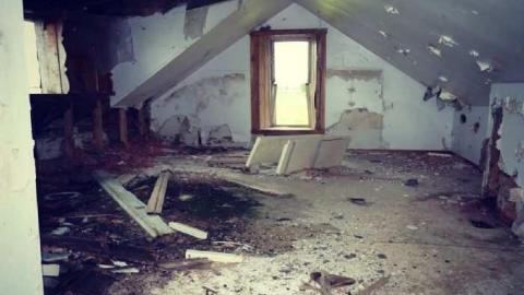 Stone House - P1090564.jpg