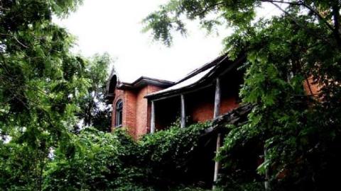 Photo from Enter the House as a Guestt