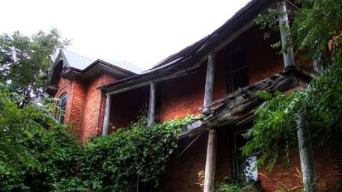 Enter the House as a Guestt - Brick-house-on-Mulmur-Line-447.jpg