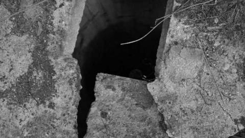 Abandoned Farm House - Old-Farm20.jpg