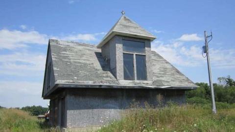 Abandoned Church photo 4