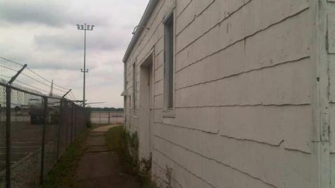 peninsula air 2 - Peninsula-Air-Hangar32.jpg