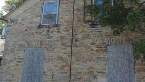 Abandoned on Rideau Ferry - Perth, Ontario