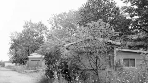 Very Quick Walk Through - Green-Oaks-Trailer-Park11.jpg