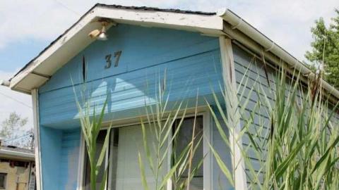 Very Quick Walk Through - Green-Oaks-Trailer-Park13.jpg