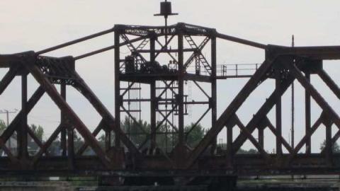 Swing Train Bridge photo 3