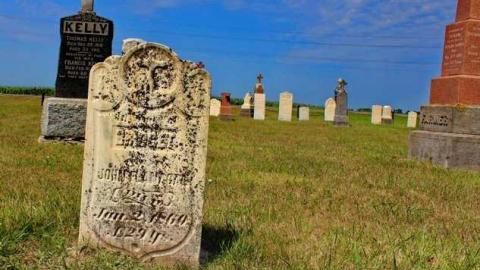 Old Friends - St.-Peters-Pioneer-Cemetery24.jpg