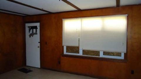 Side By Side - 2158--2168-Trafalgar-Rd.13.jpg