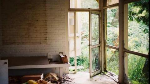 August 2012 - Neglected-Manor102.jpg