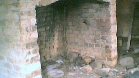 Gallery - Cons-Abandoned-house4.jpg