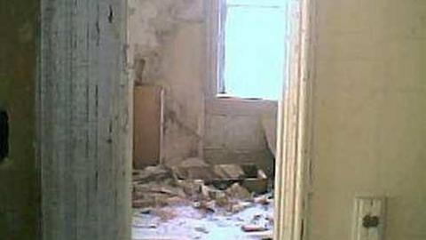 Gallery - Cons-Abandoned-house11.jpg