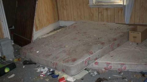 2012 - Cemetery-house16.jpg