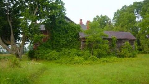 Bass Lake Abandoned old house photo 3
