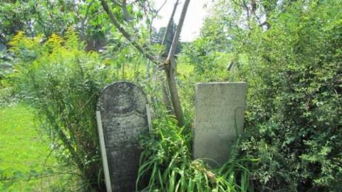 Rugby graveyard photo 3