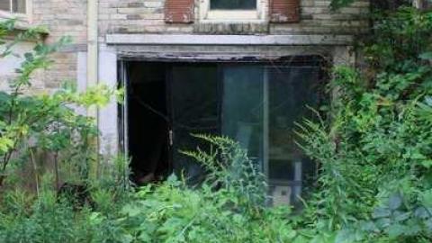 Richmond/Sunningdale House - Neglected-Manor37.jpg