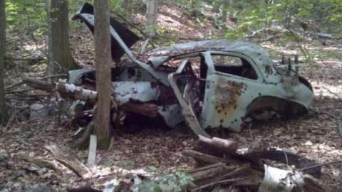 August 26th, 2012 - 1950s-car-wreck27.jpg