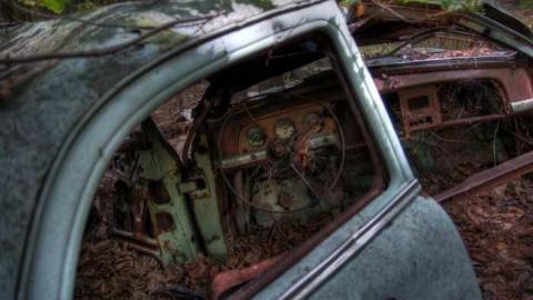 August 26th, 2012 - 1950s-car-wreck23.jpg