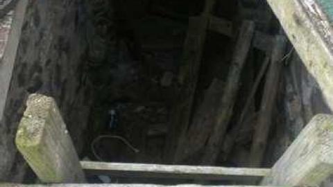 Big red empty - Picture 703.jpg