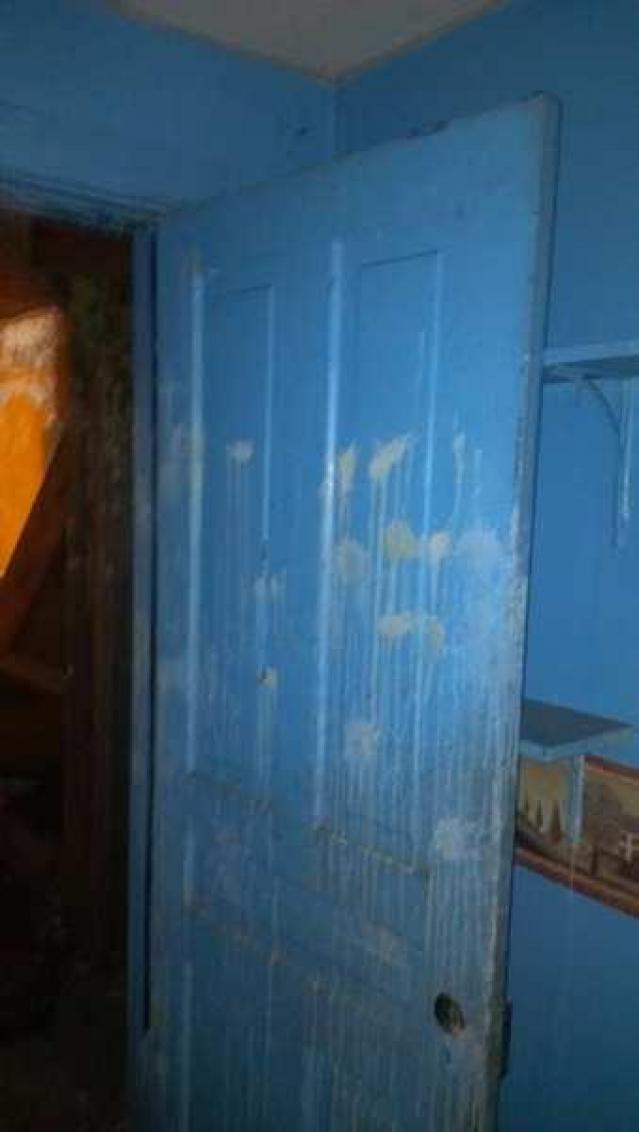 Big red empty - Picture 716.jpg