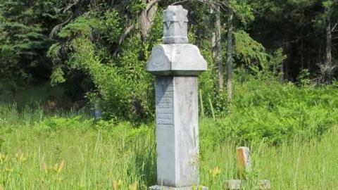 Spragge cemetery - Abandoned-Spragge-Cemetery2.jpg