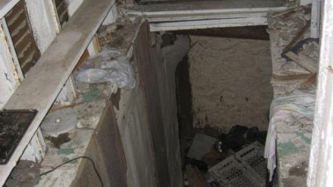 Stucco - Trashed-(near-Holly)19.jpg