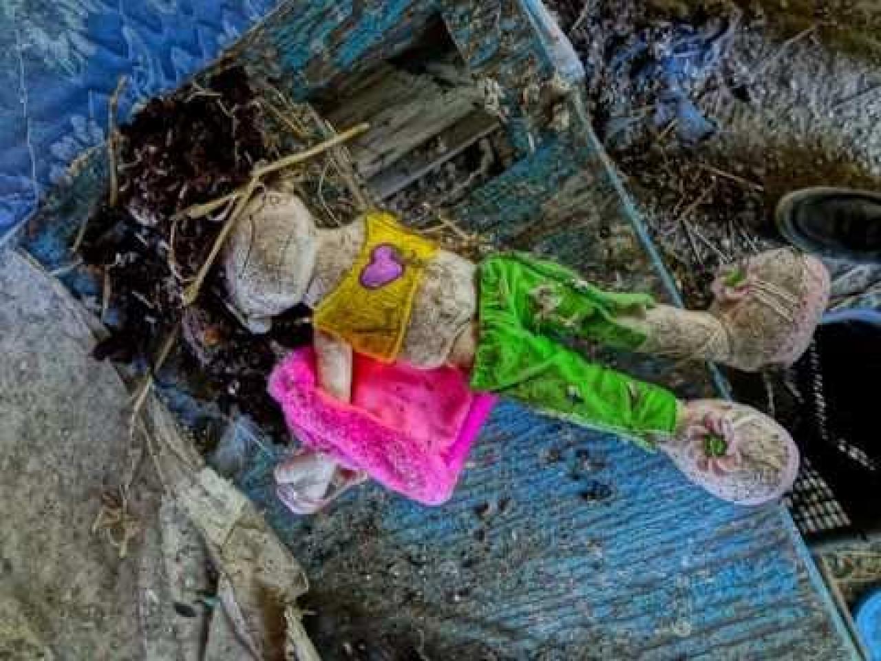 House of a 1000 wasps - Kawartha-Downs-Speedway-House66.jpg