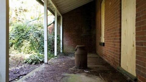 Early Sept 2012 - Beautiful-Batty-Baldwin-House15.jpg