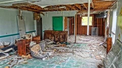 Mold museum - The-One-With-The-Gate19.jpg