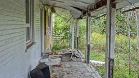 Mold museum - The-One-With-The-Gate16.jpg