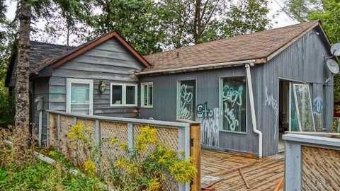 A roofers house - Bathurst-Bungalow5.jpg