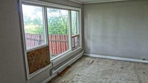 A roofers house - Bathurst-Bungalow15.jpg