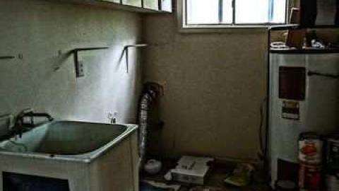 A roofers house - Bathurst-Bungalow16.jpg