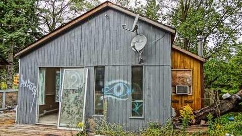 A roofers house - Bathurst-Bungalow4.jpg