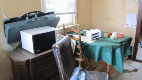 Someone stole the Safe - 091.jpg