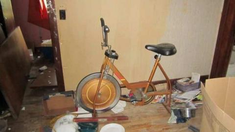 Someone stole the Safe - 092.jpg