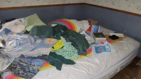 Someone stole the Safe - 098.jpg