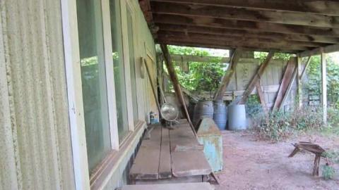 Abandoned Work Shop photo 4