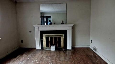 Power Still Works - Empty-House-Nobleton21.jpg