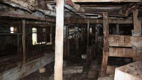 Abandoned Farm House - Woodstock-1940s-House16.jpg