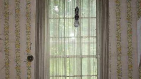 Abandoned Farm House - Woodstock-1940s-House18.jpg