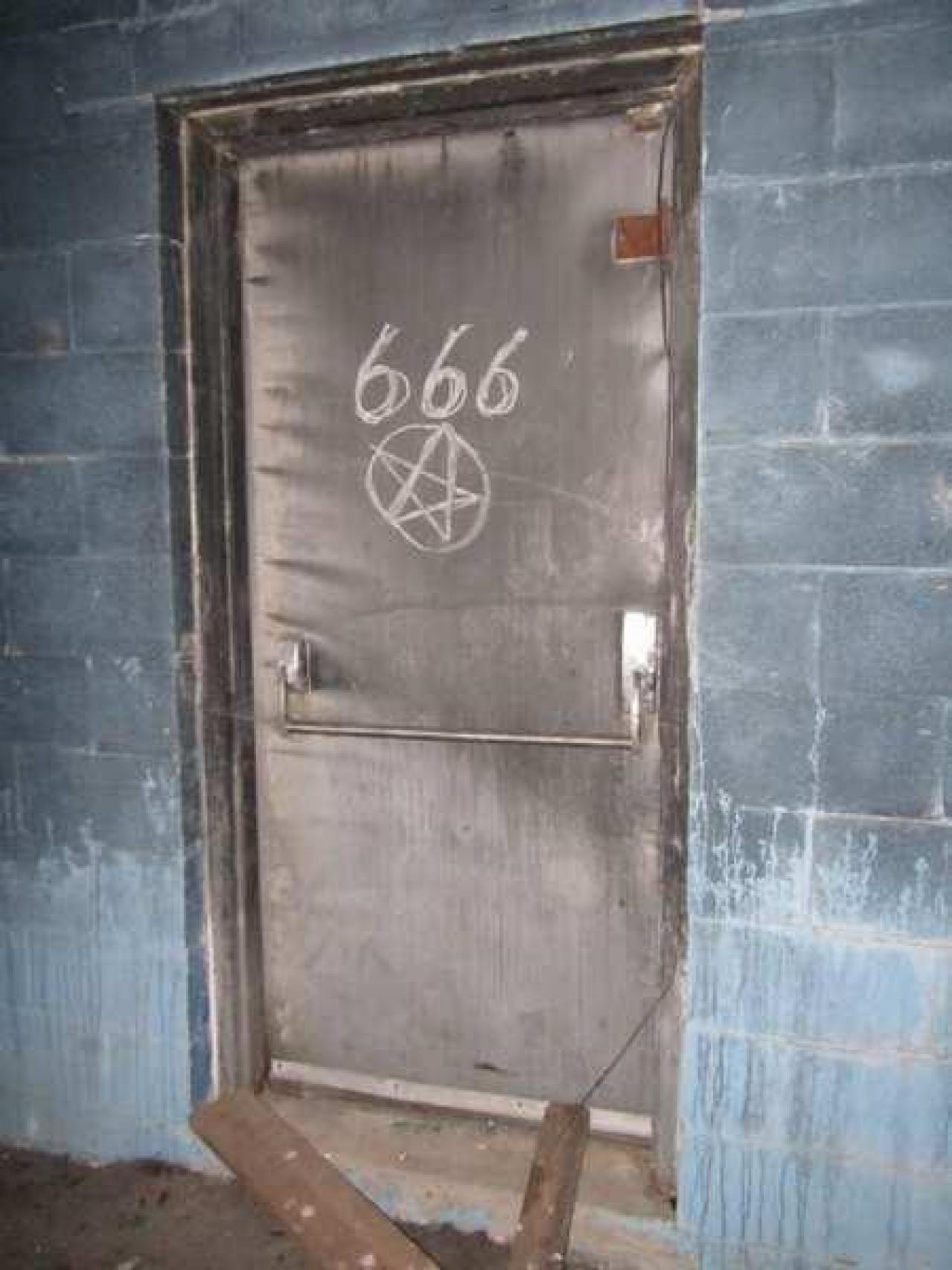 Old Factory - 006.jpg