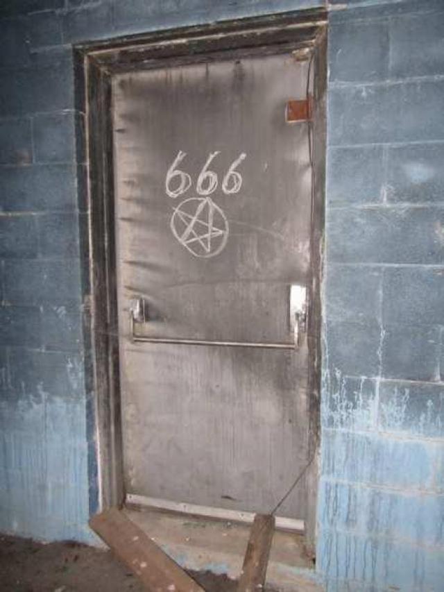 Old Factory - 006.jpg