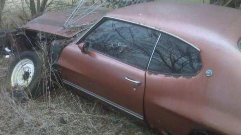 Gallery - Abandoned-Cars-Camden-East10.jpg