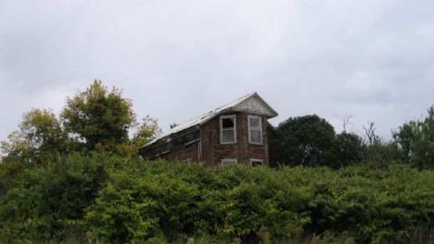 A Room With A View - Beautiful-property-wayyy-back35.jpg