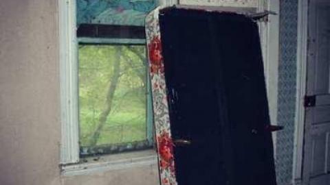 Rooms of Ruin - Left-To-Rot-in-Gibraltar109.jpg