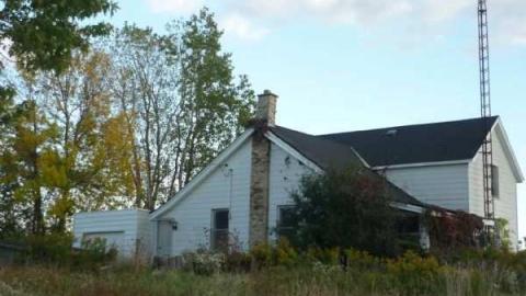 Abandoned just outseid of lamb - Lambeth-Country-Home155.jpg