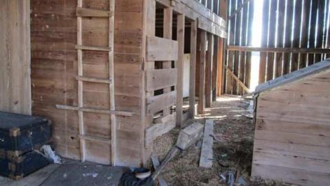 Such Grander - Log-Cabin-and-Barns85.jpg