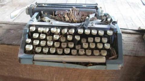 Such Grander - Log-Cabin-and-Barns86.jpg