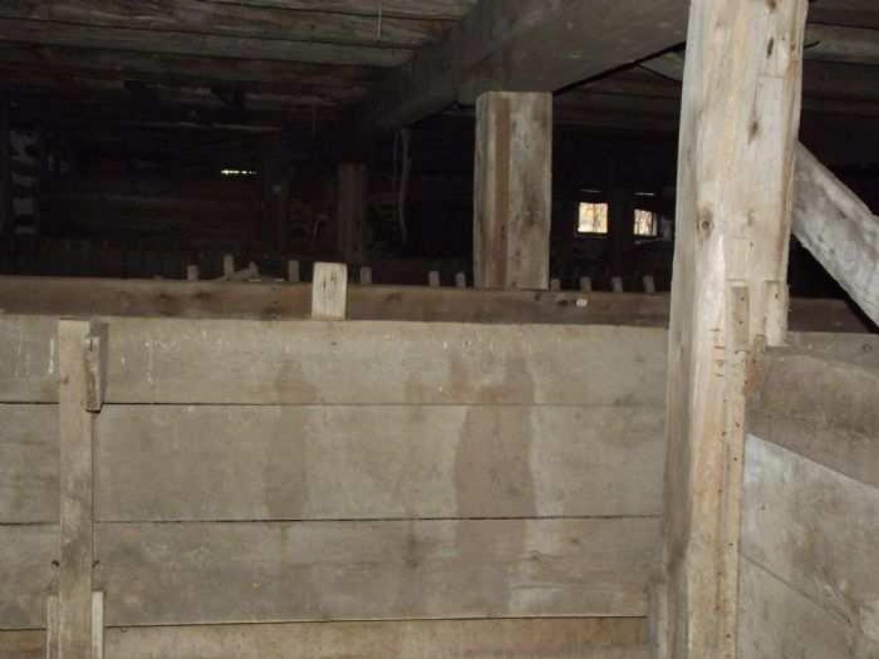 abandon farm with log cabin - Log-Cabin-and-Barns29.jpg